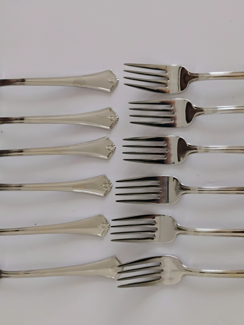 REED BARTON 18/10 STAINLESS STEEL FLATWARE Churchill Pattern 12 Forks Silverware